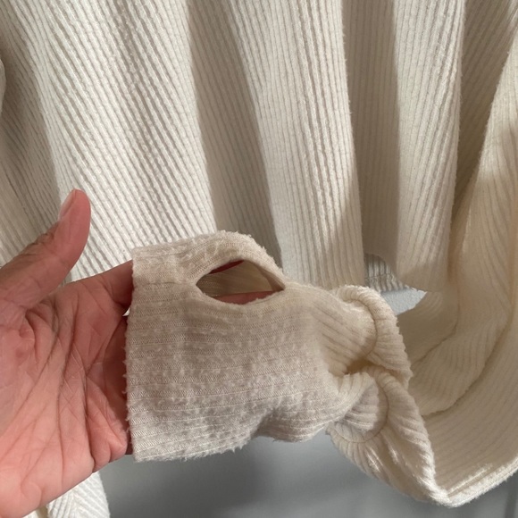 Out From Under Crop Sweater - Picture 4 of 5